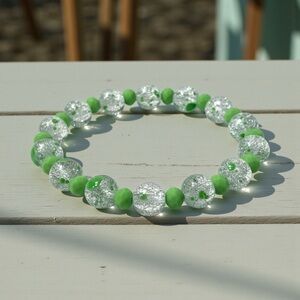 Handcrafted Greenbrier Crackle Lime Green Rondelle Glass Stretch Bracelet
